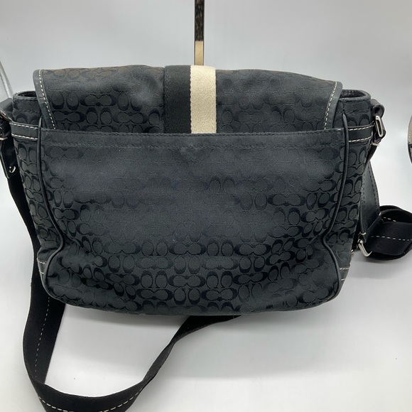 COACH SIGNATURE VOYAGER MESSENGER BAG - Picture 2 of 10